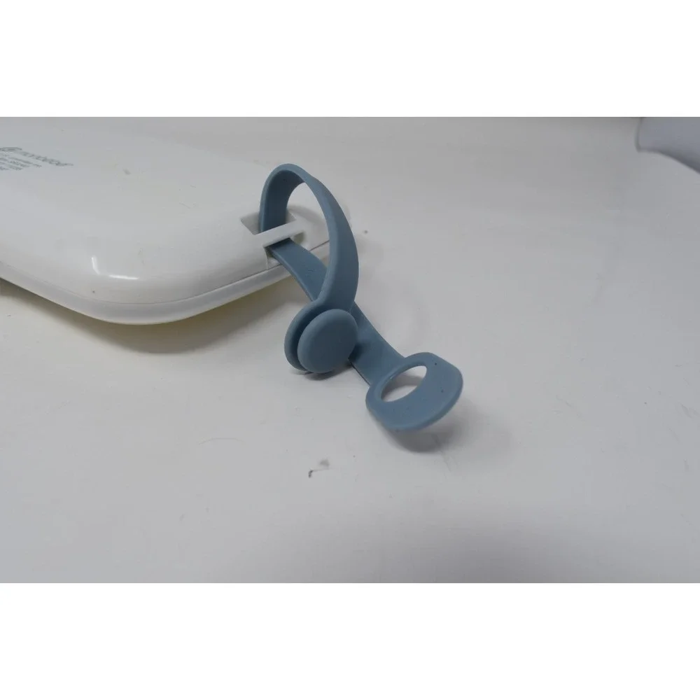 Monbebe Portable Baby Wipes Dispenser Case Travel Wipe Holder Blue White